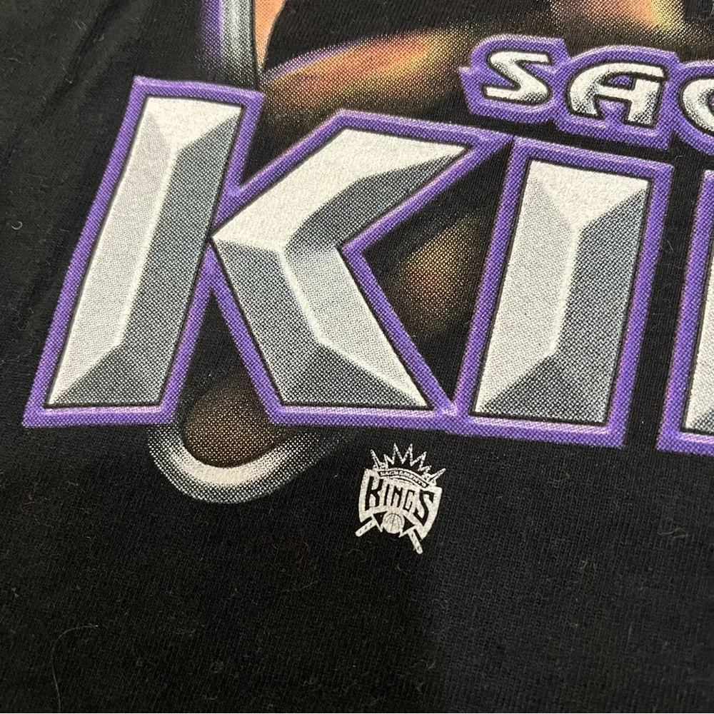 Sacramento Kings vintage 2000s T-shirt - Picture 4 of 7